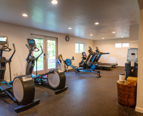 Maui Kaanapali Villas - Fitness room with excercise equipment and treadmills