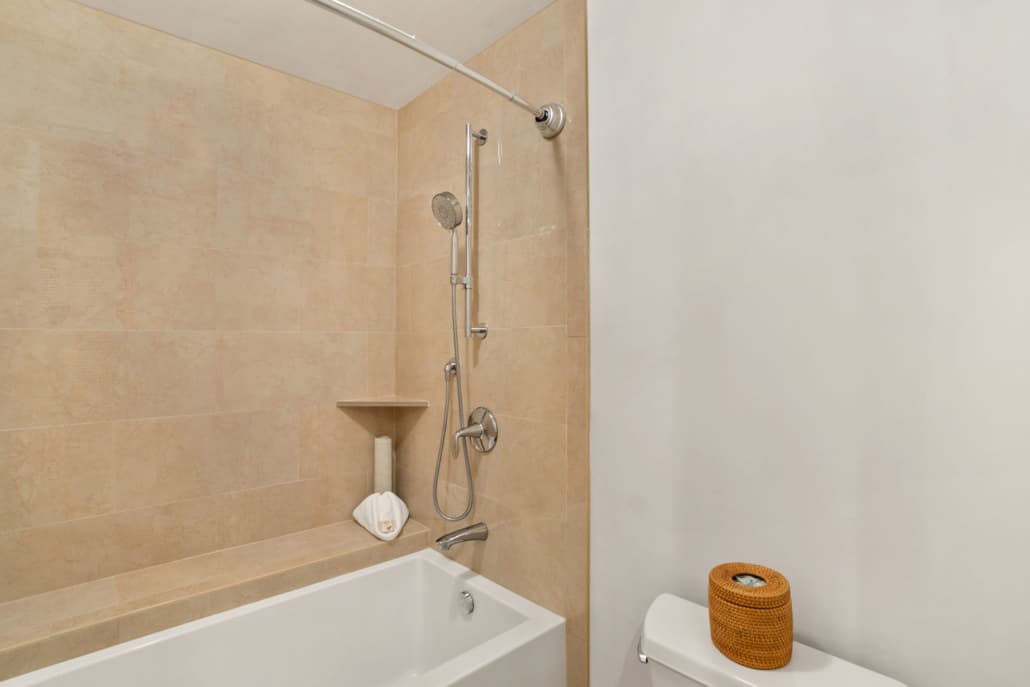 Aston-Maui-Kaanapali-Villas-1-Bedroom-Oceanfront-Premium_Shower_5040x3360-medium-1030x687